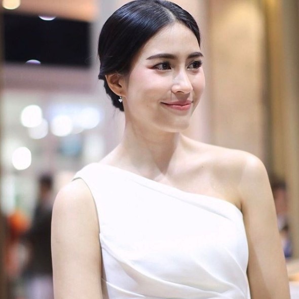 จุ๋ย วรัทยา