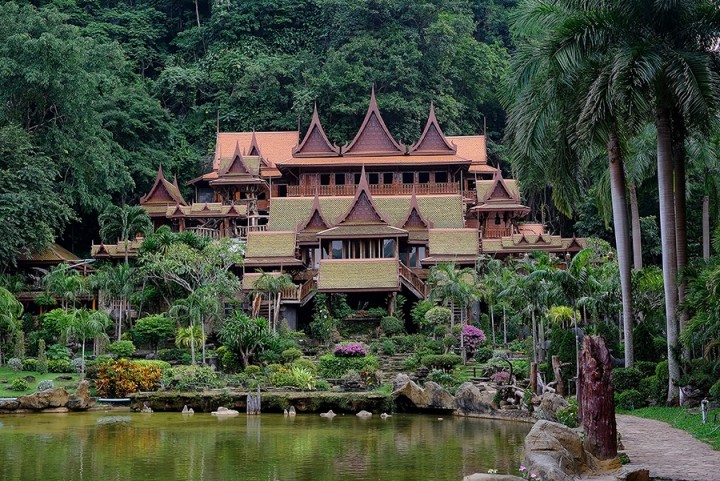 วัดถ้ำเขาวง จังหวัดอุทัยธานี