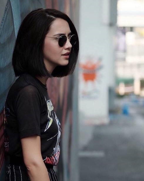 ผมบ๊อบสั้นตัดตรง