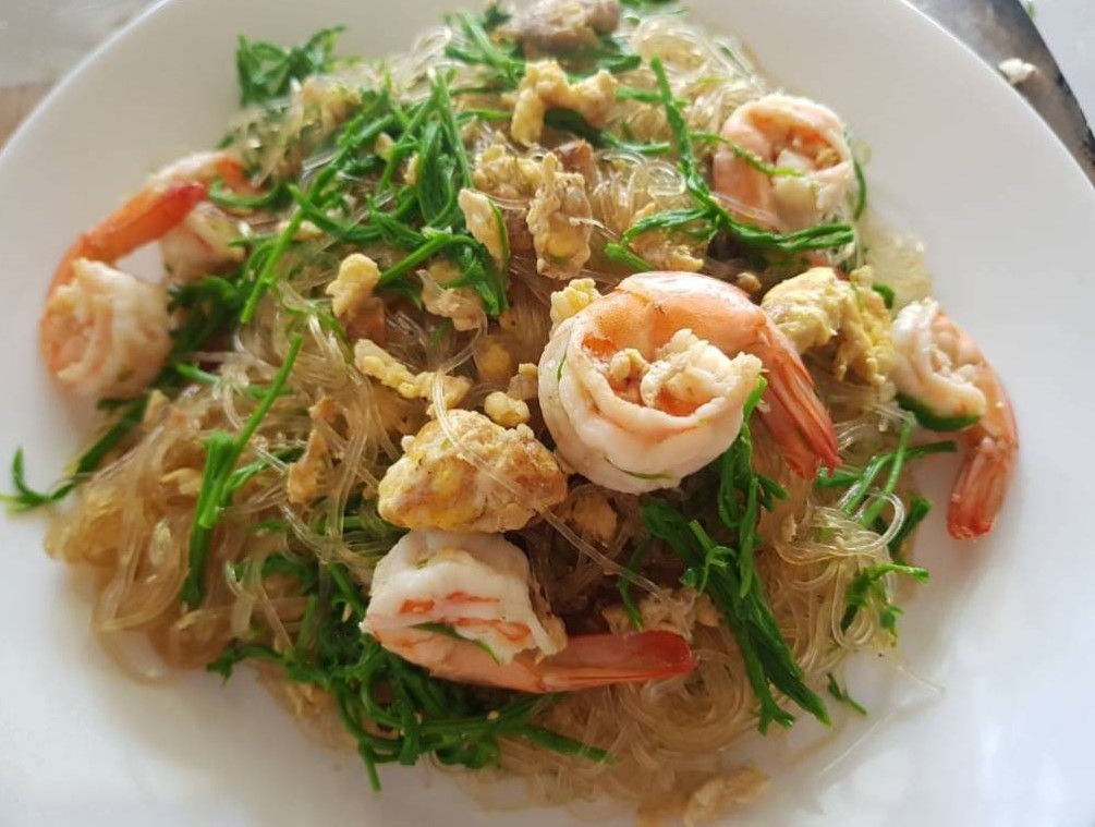 สูตรผัดวุ้นเส้นชะอมกุ้ง