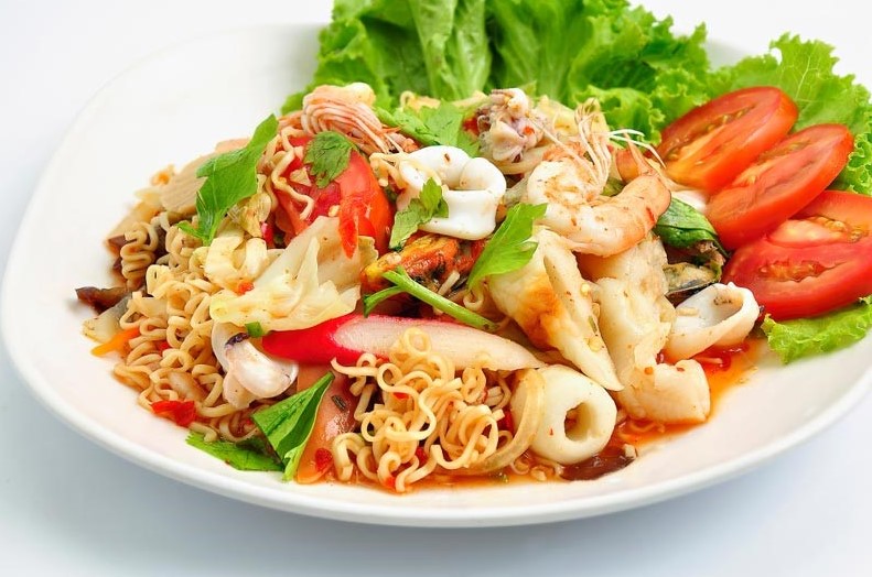 สูตรยำมาม่าทะเล