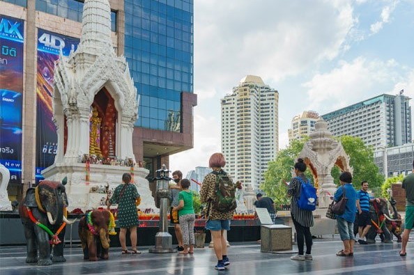 ศาลพระตรีมูรติ ลาน Central World กรุงเทพ