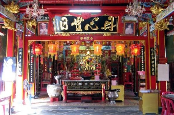 ศาลเจ้าแม่ประดู่ ตลาดเก่าเยาวราช กรุงเทพ
