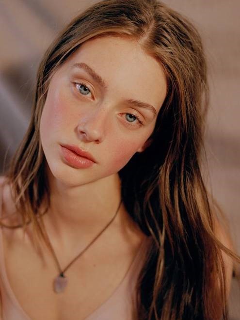 1 ทรงจมูกเรียวเล็ก