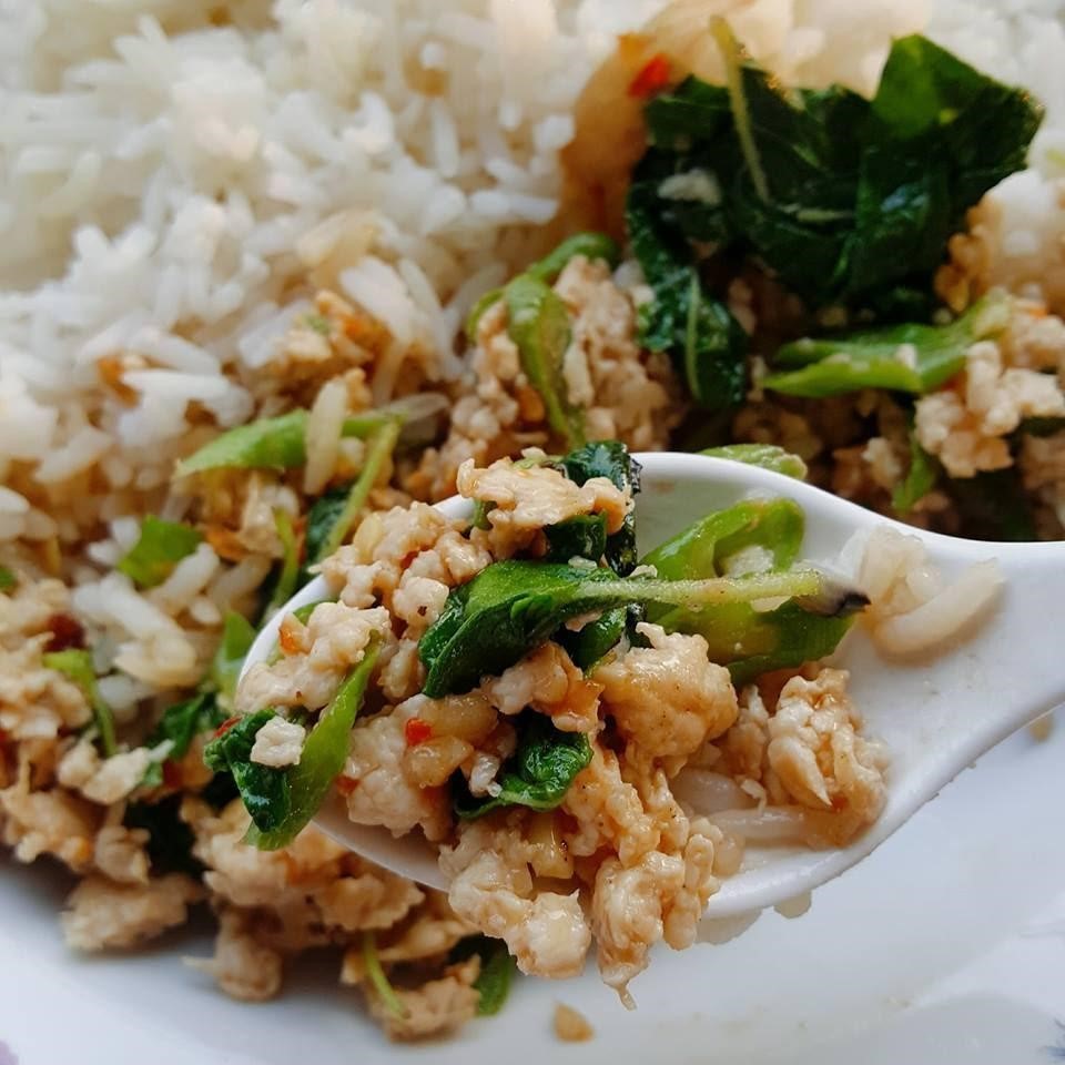 11 ข้าวกะเพราอกไก่