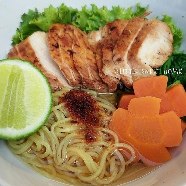 11 บะหมี่อกไก่ย่าง