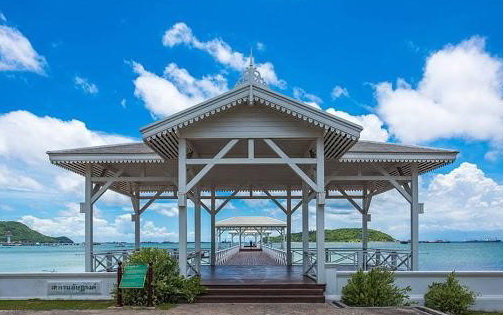 5 เกาะสีชัง จังหวัดชลบุรี