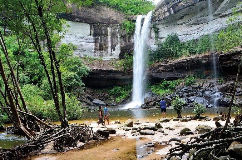 7 น้ำตกห้วยหลวง จังหวัดอุบลราชธานี