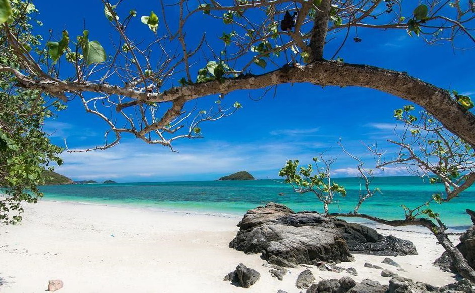 9 เกาะแสมสาร จังหวัดชลบุรี