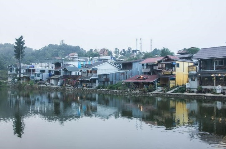 4 หมู่บ้านอีต่อง จังหวัดกาญจนบุรี